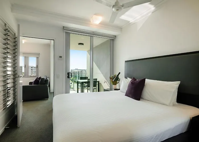 H On Mitchell Apartment Hotel