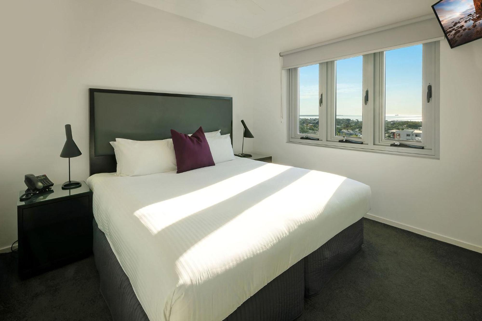 H On Mitchell Aparthotel 4*